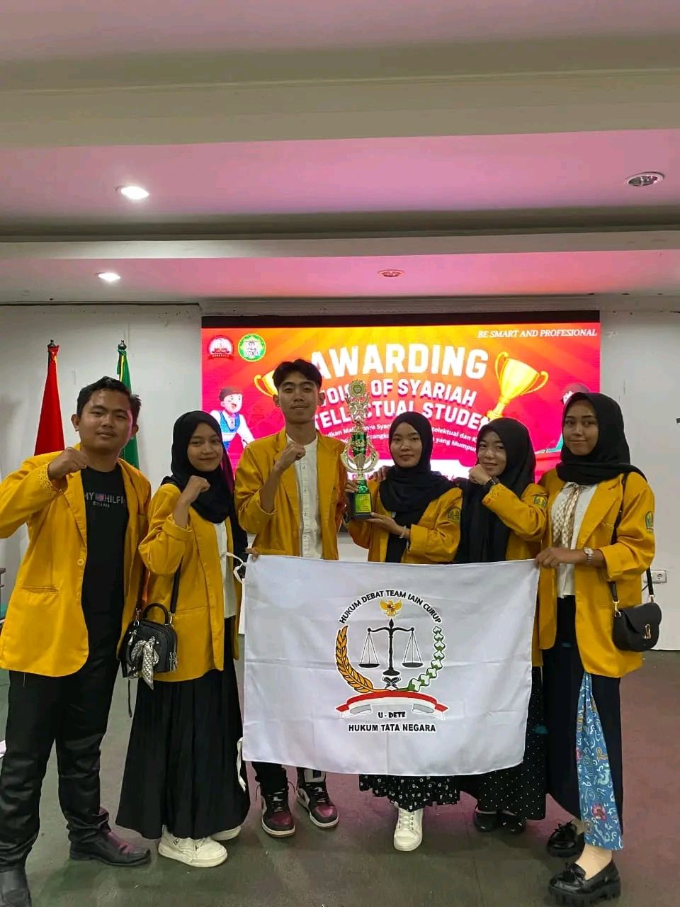 UDETE HTN IAIN Curup Raih Juara I Lomba Debat Hukum Tingkat Perguruan Tinggi Tahun 2024