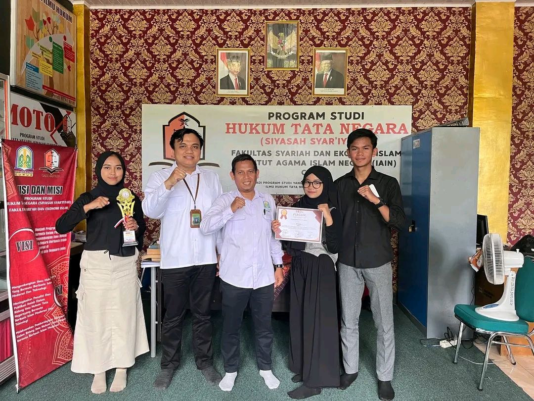 Regenerasi Juara! Tim UDETE HTN IAIN Curup Sabet Juara I Debat Hukum Gebyar HTN 2024