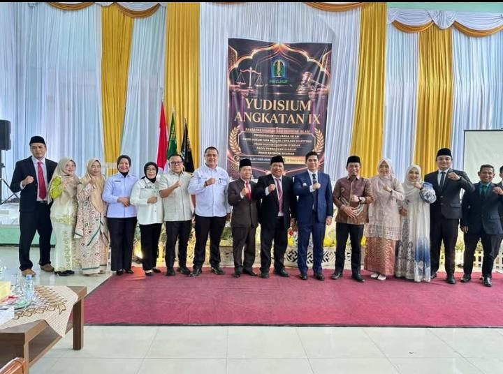 Plt Bupati Rejang Lebong Sampaikan Orasi Ilmiah pada Yudisium Angkatan IX FSEI IAIN Curup, Dorong Lulusan Berkontribusi bagi Daerah