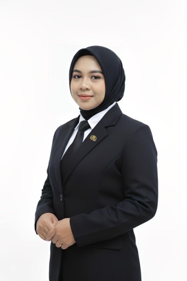 Dr. Laras Shesa, M.H